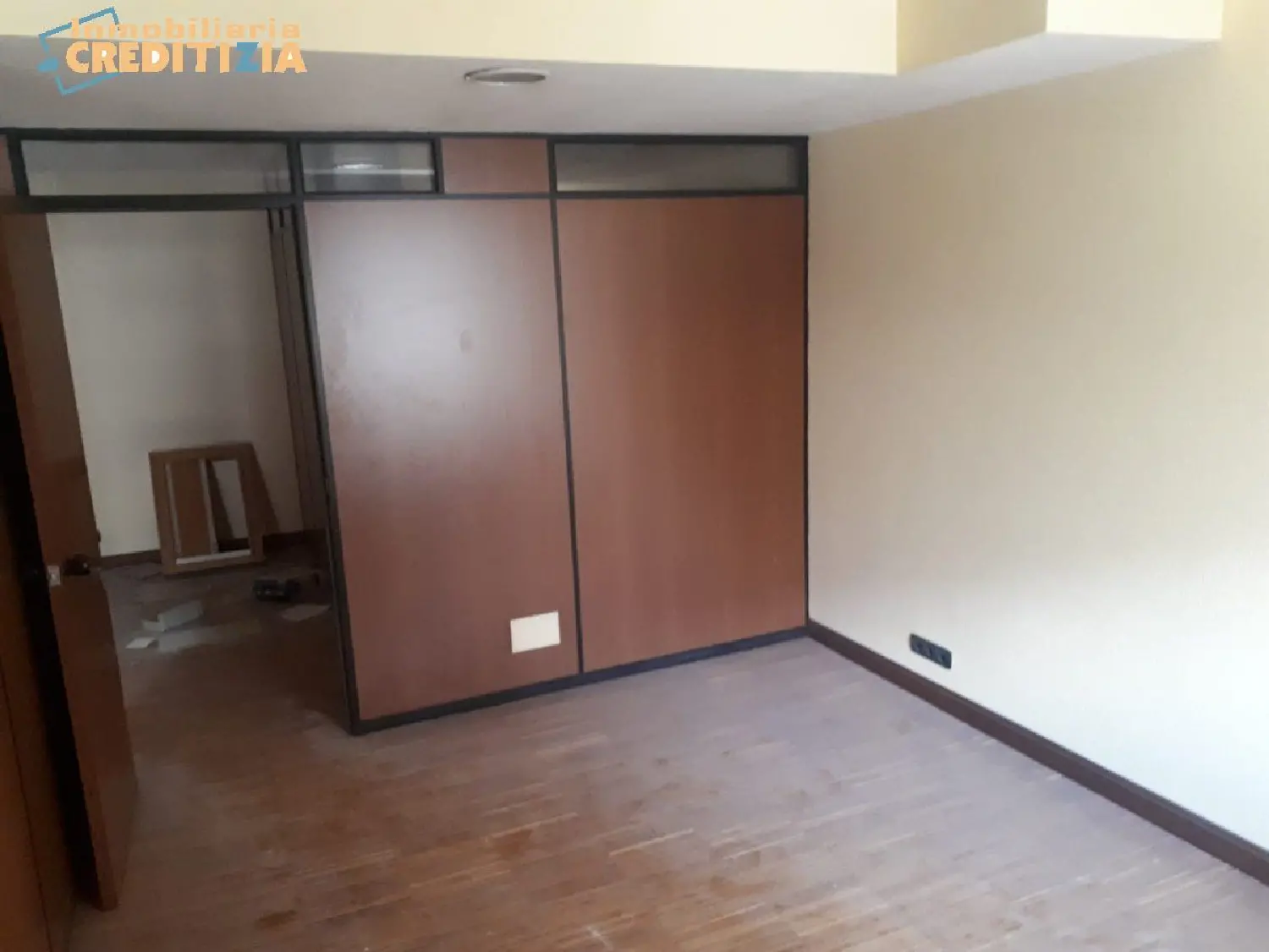 till salu kontor O Carme Vigo 3