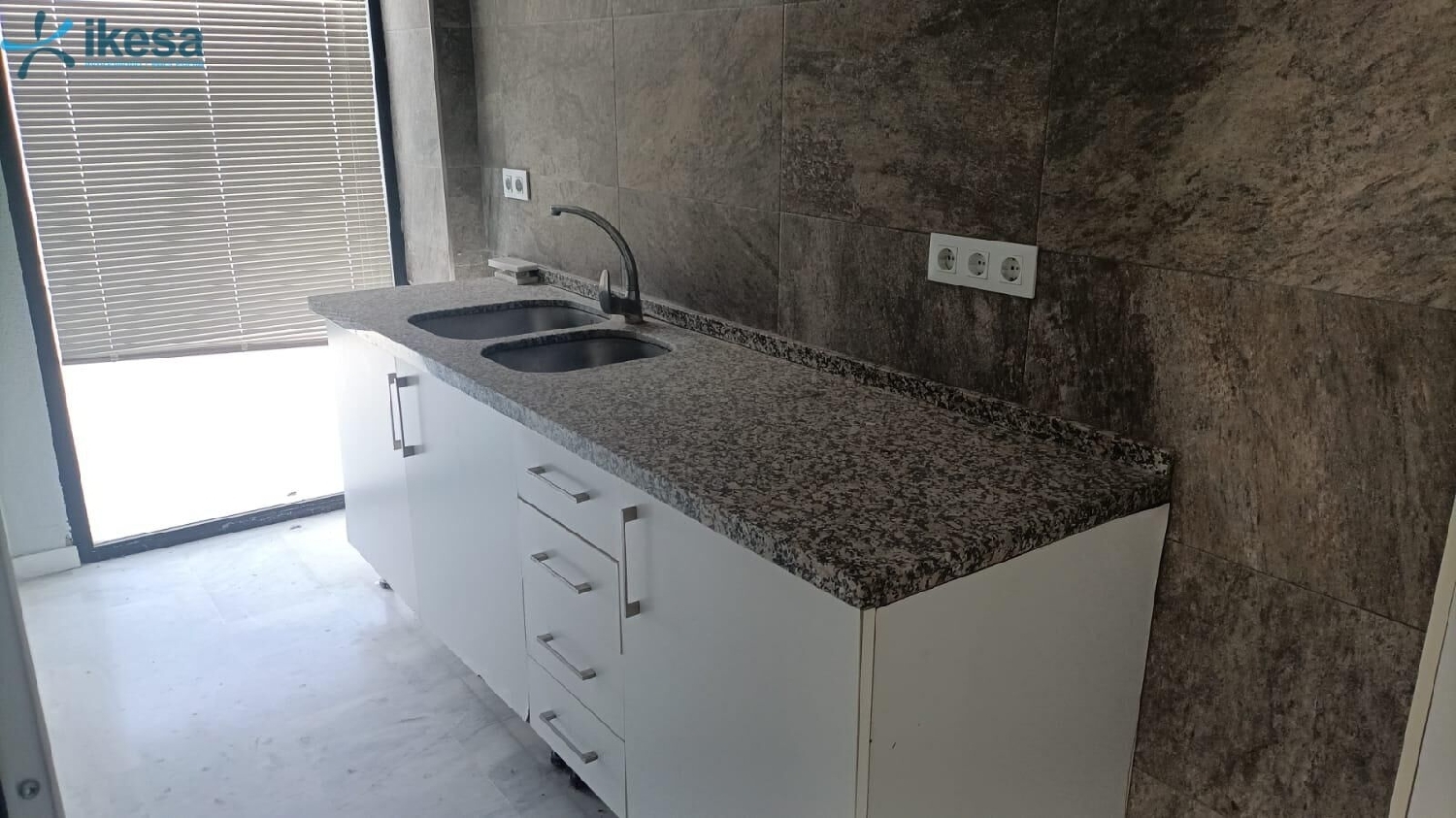 till salu kontor San Pablo-Santa Justa Metropolitana De Sevilla 3