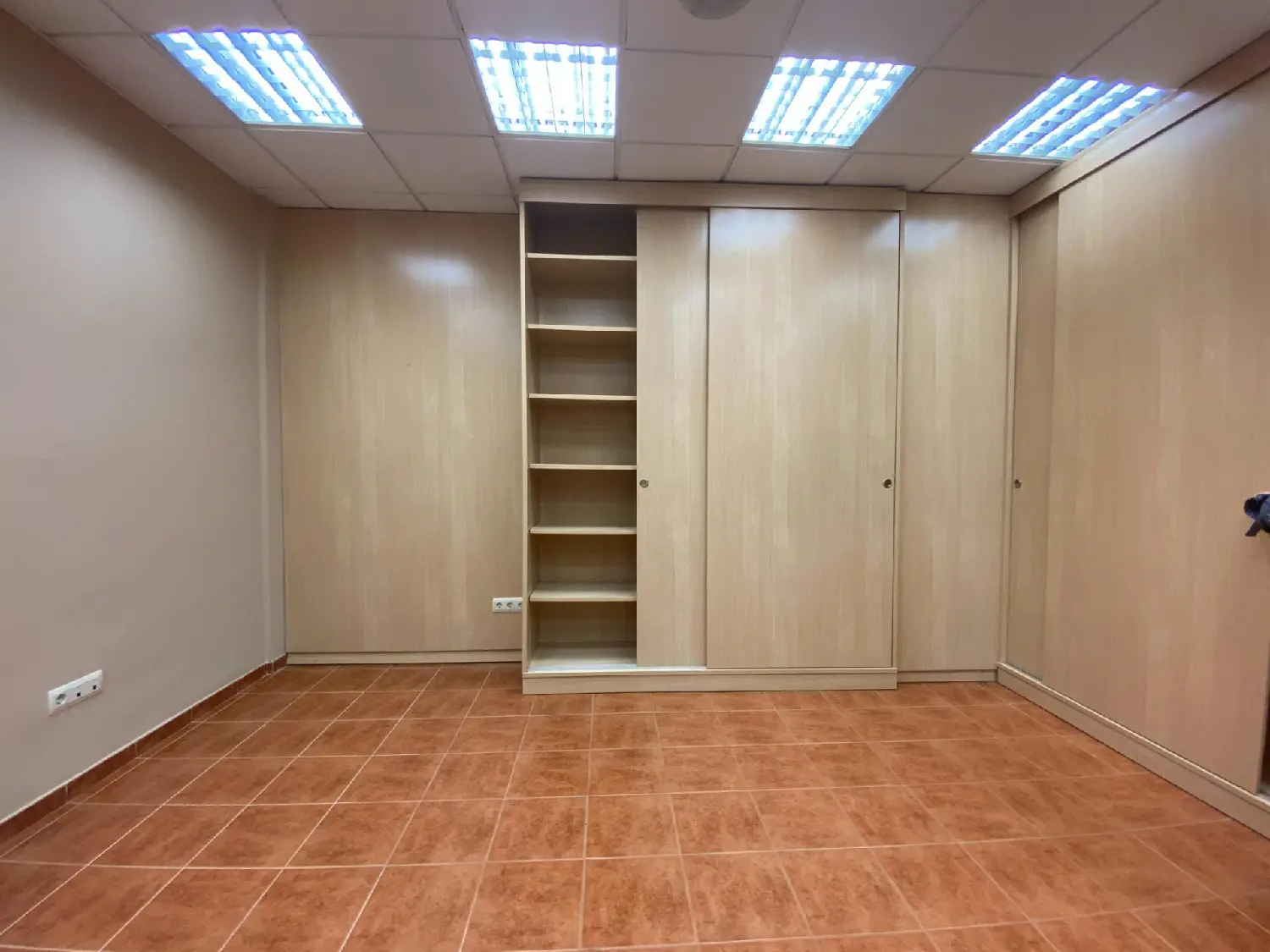 till salu kontor Vinaros Baix Maestrat 3