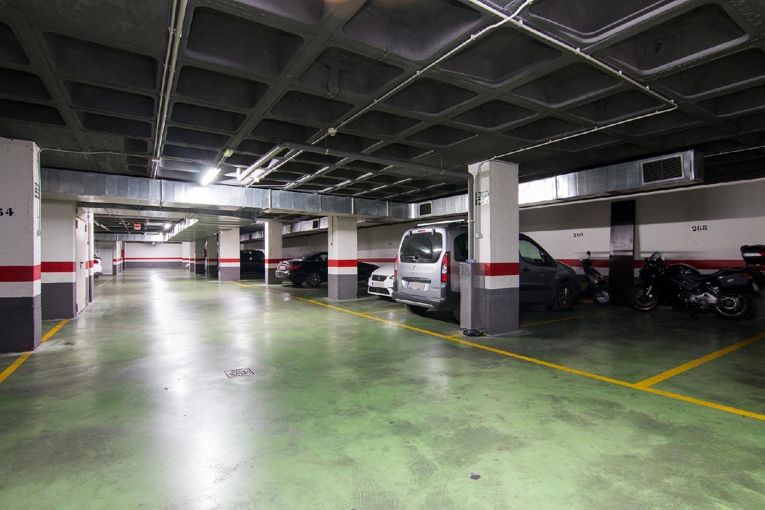 till salu parkering Alminares Vega De Granada 3