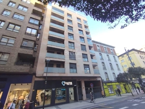 Avenida Valencia D.C. Zaragoza parkering foto 6254760