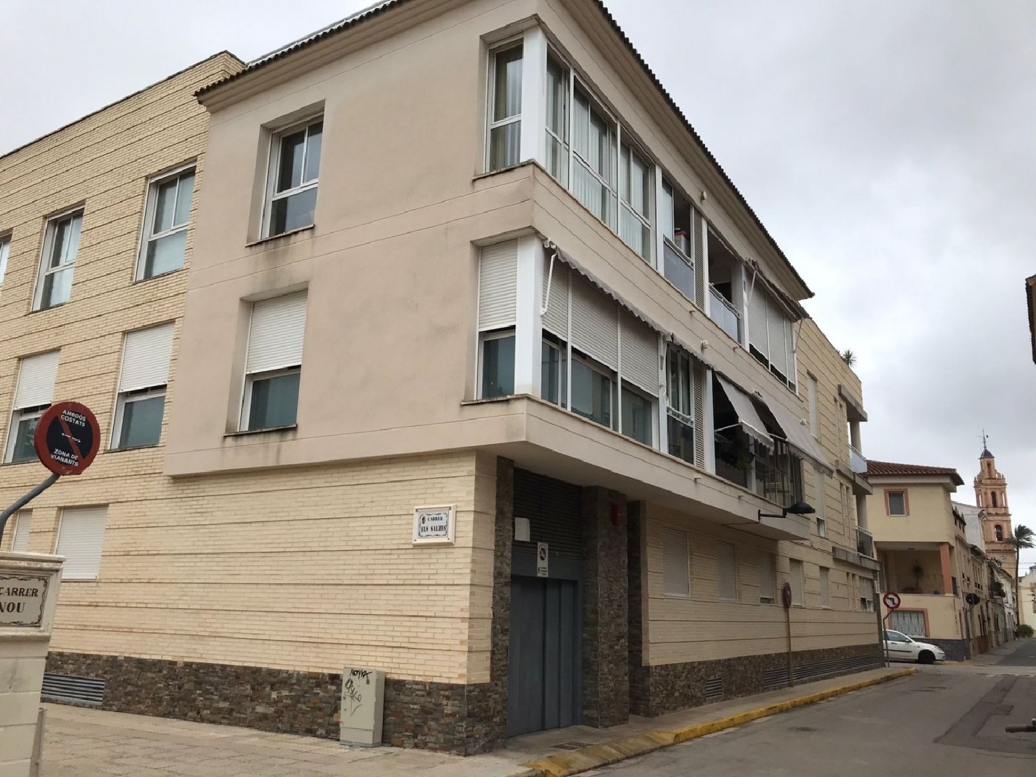 till salu lokal Belga Baja Oviedo 2