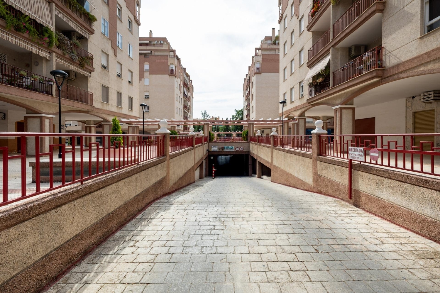 till salu parkering Bobadilla Vega De Granada 3
