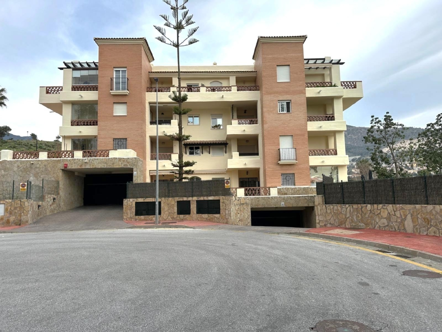  till salu parkering Estupa Budista Costa Del Sol Occidental 7