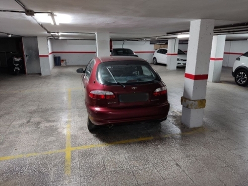 Isla Chica Metropolitana De Huelva parking space foto 6265424