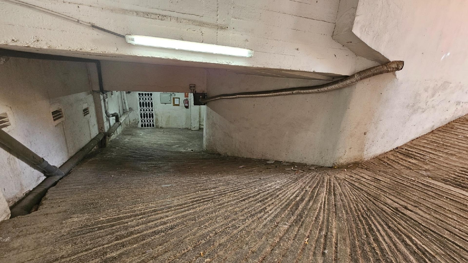 till salu parkering La Cala Marina Baixa 3