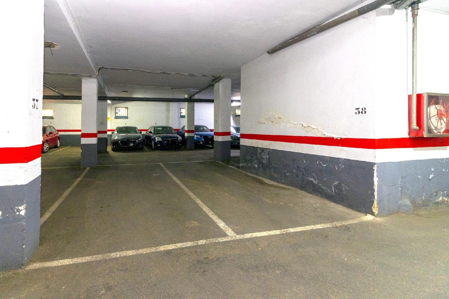  till salu parkering La Corchuela Badajoz 1
