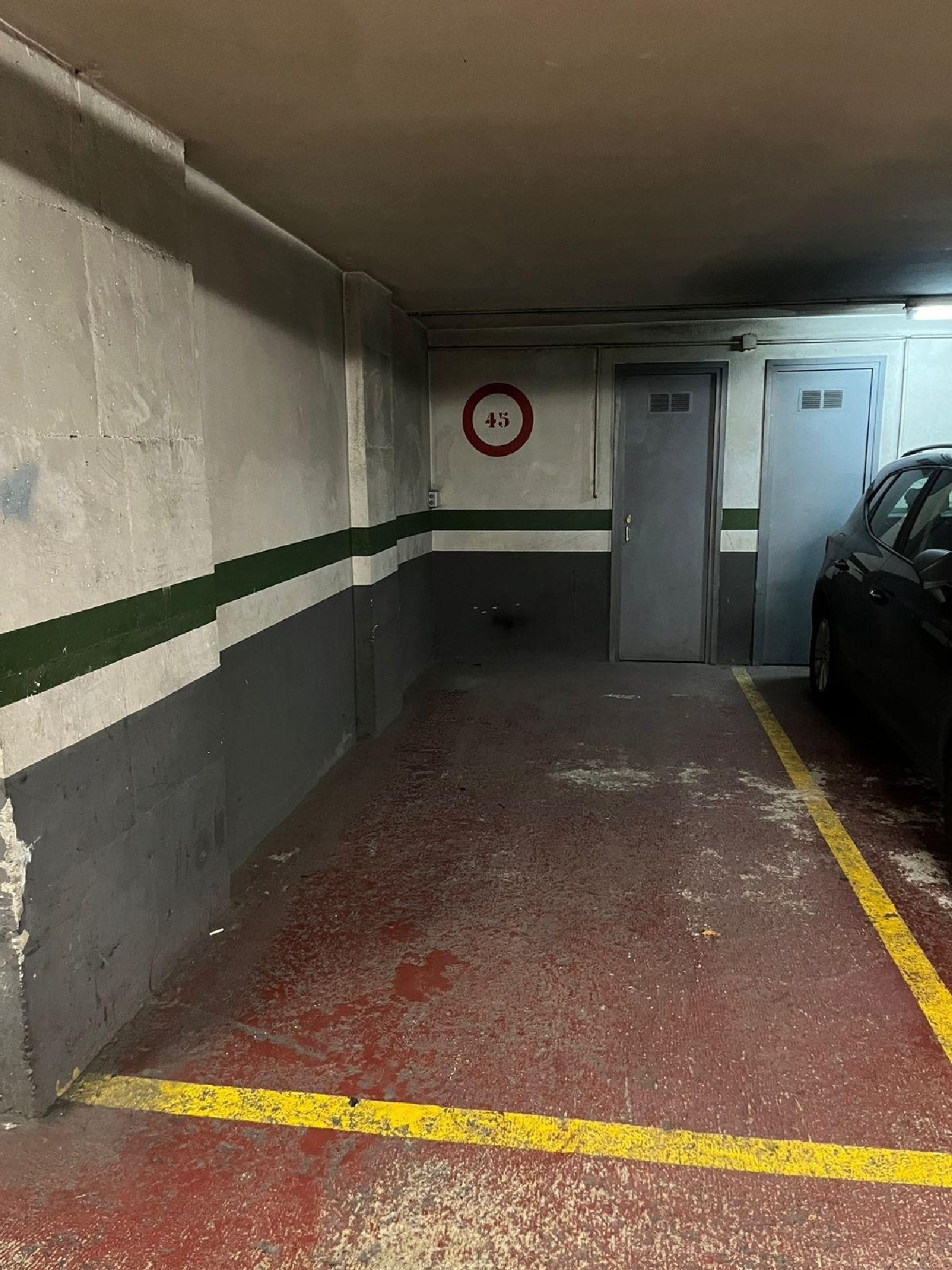 till salu parkering Les Bons Encamp 3