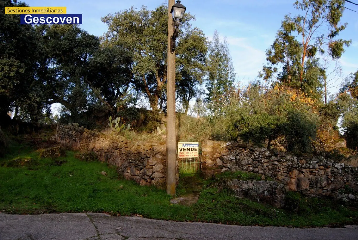 till salu parkering Los Pinares Badajoz 3