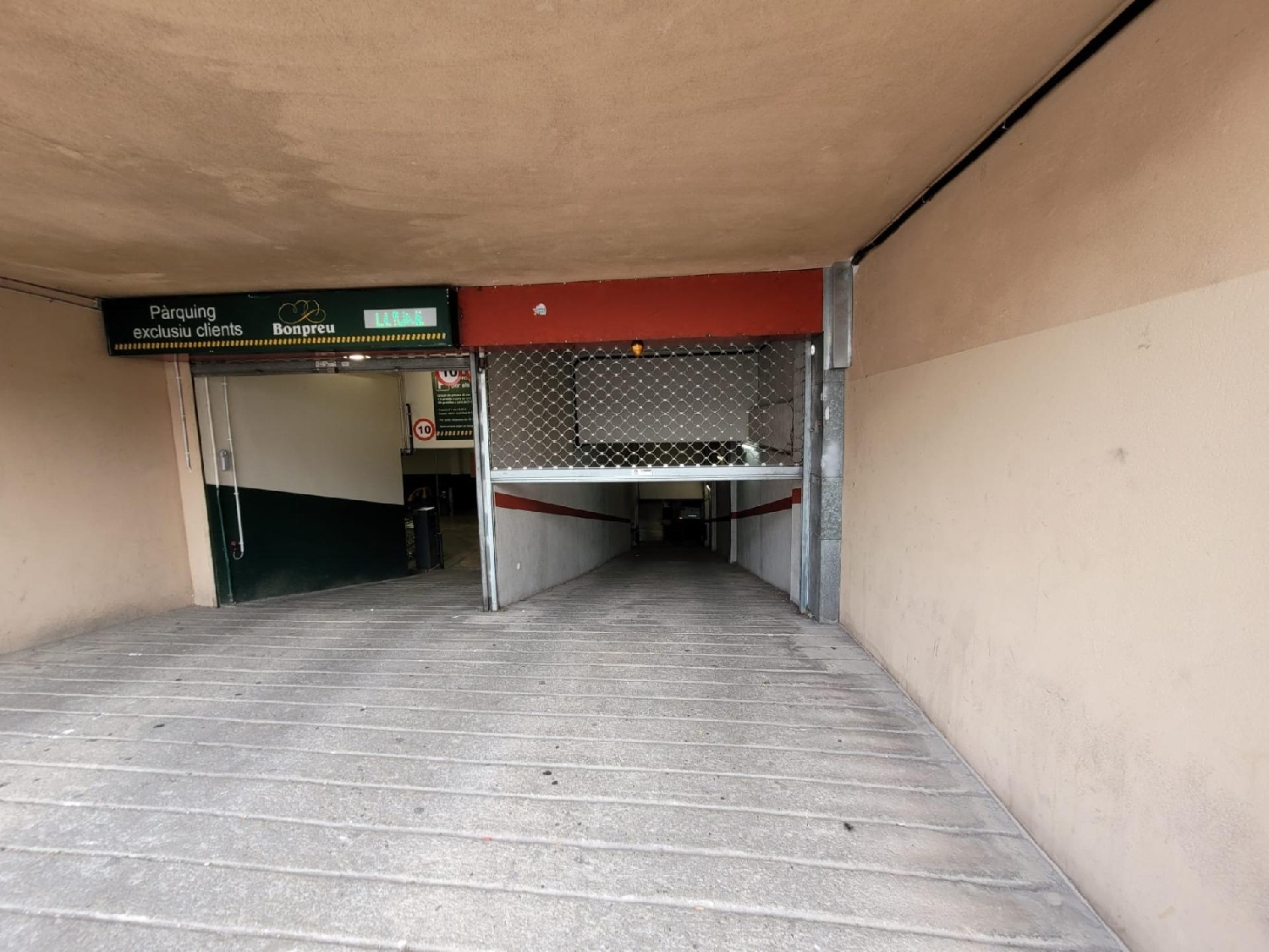  till salu parkering Montilivi Gironès 5