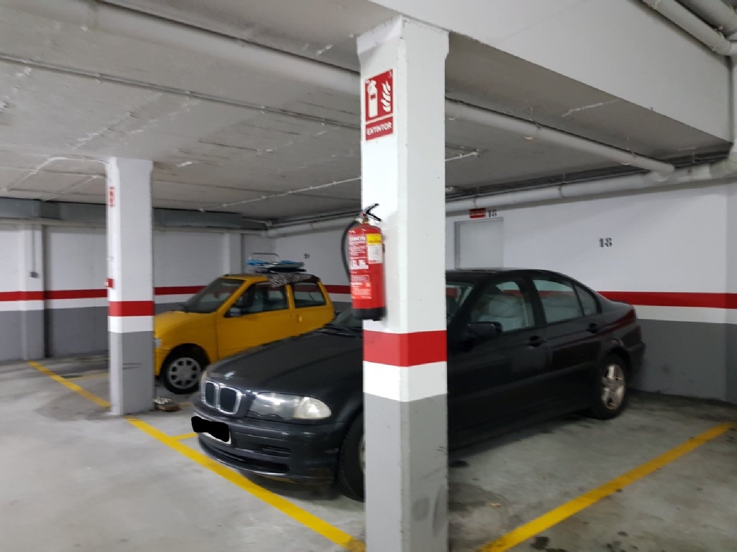 till salu parkering Outeiro Coruña 3