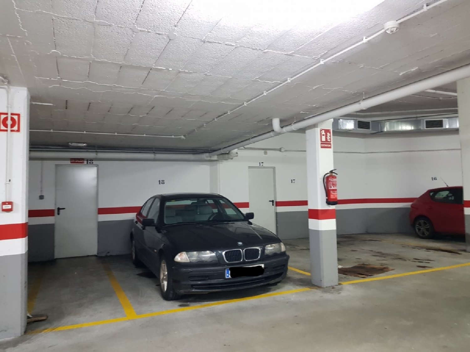 till salu parkering Outeiro Coruña 2