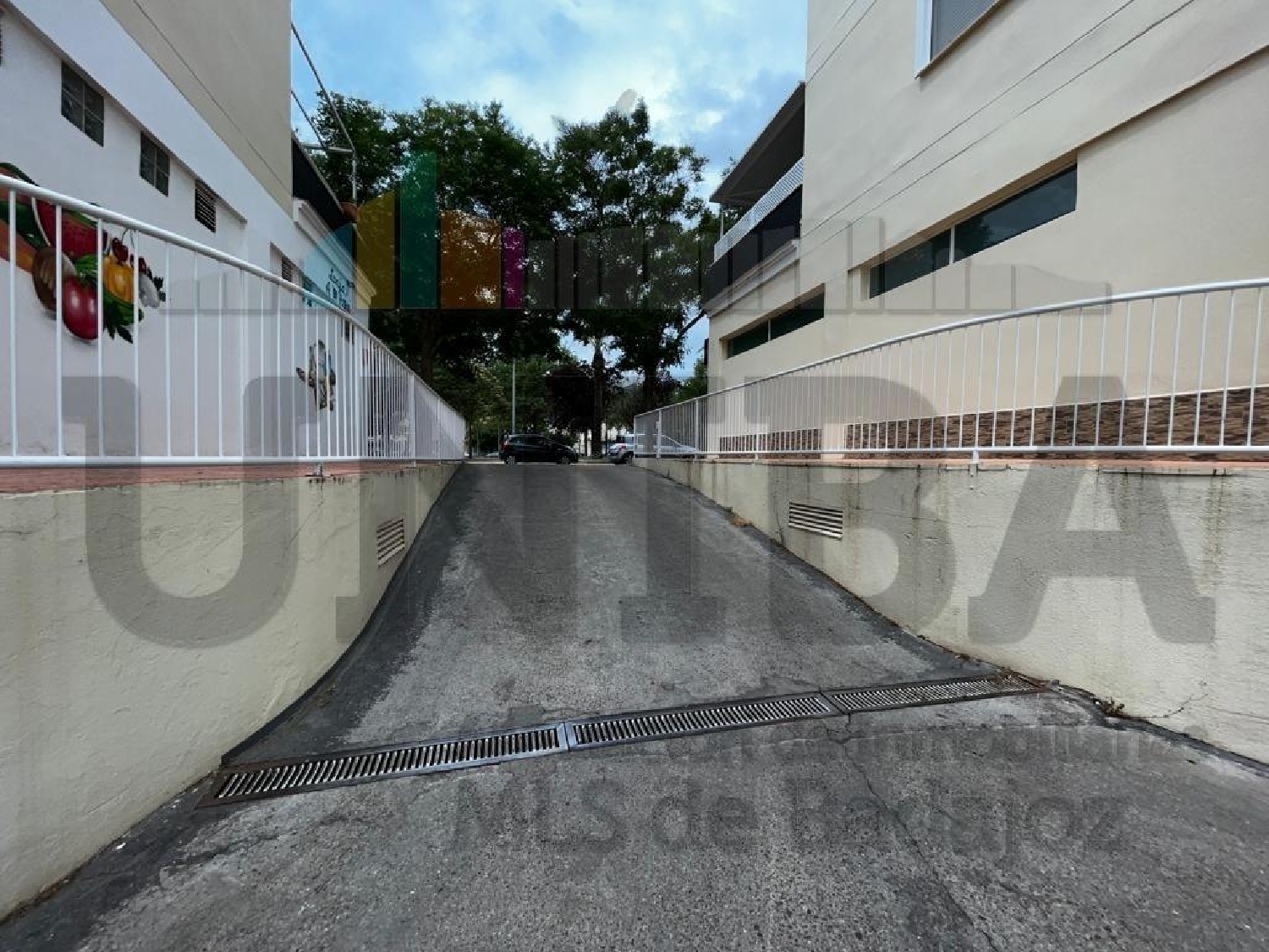  till salu parkering Ronda Sur-Ctra De Sevilla Badajoz 7