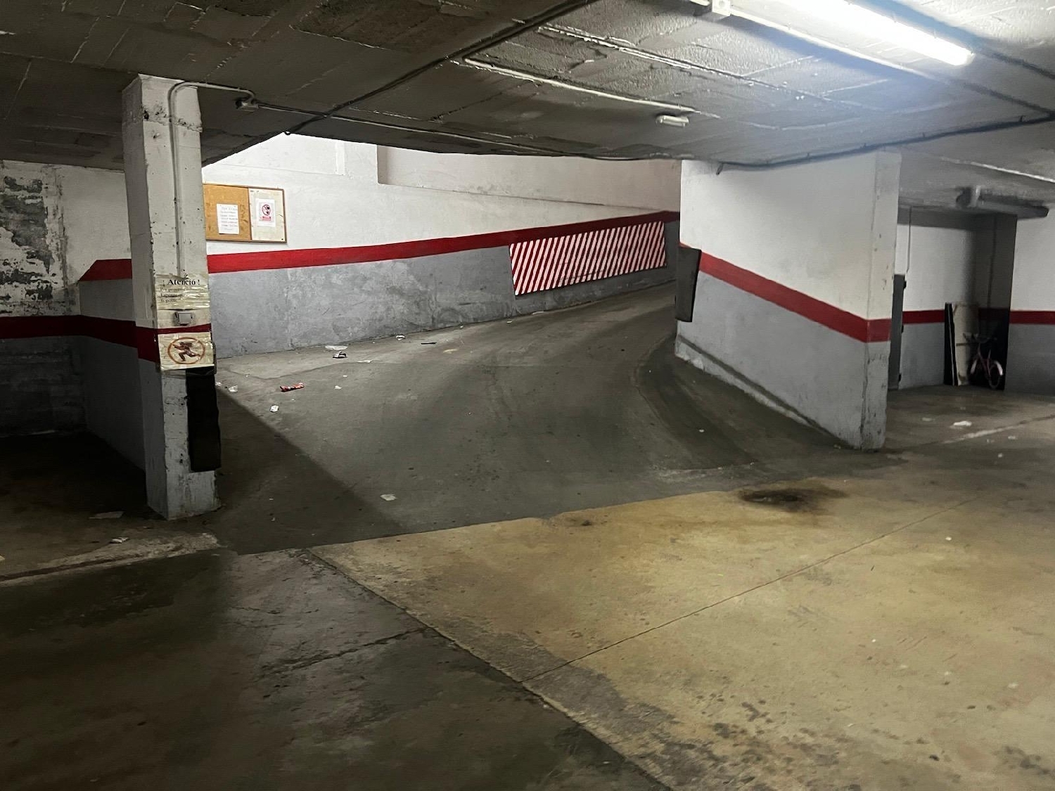  till salu parkering Salt Gironès 4