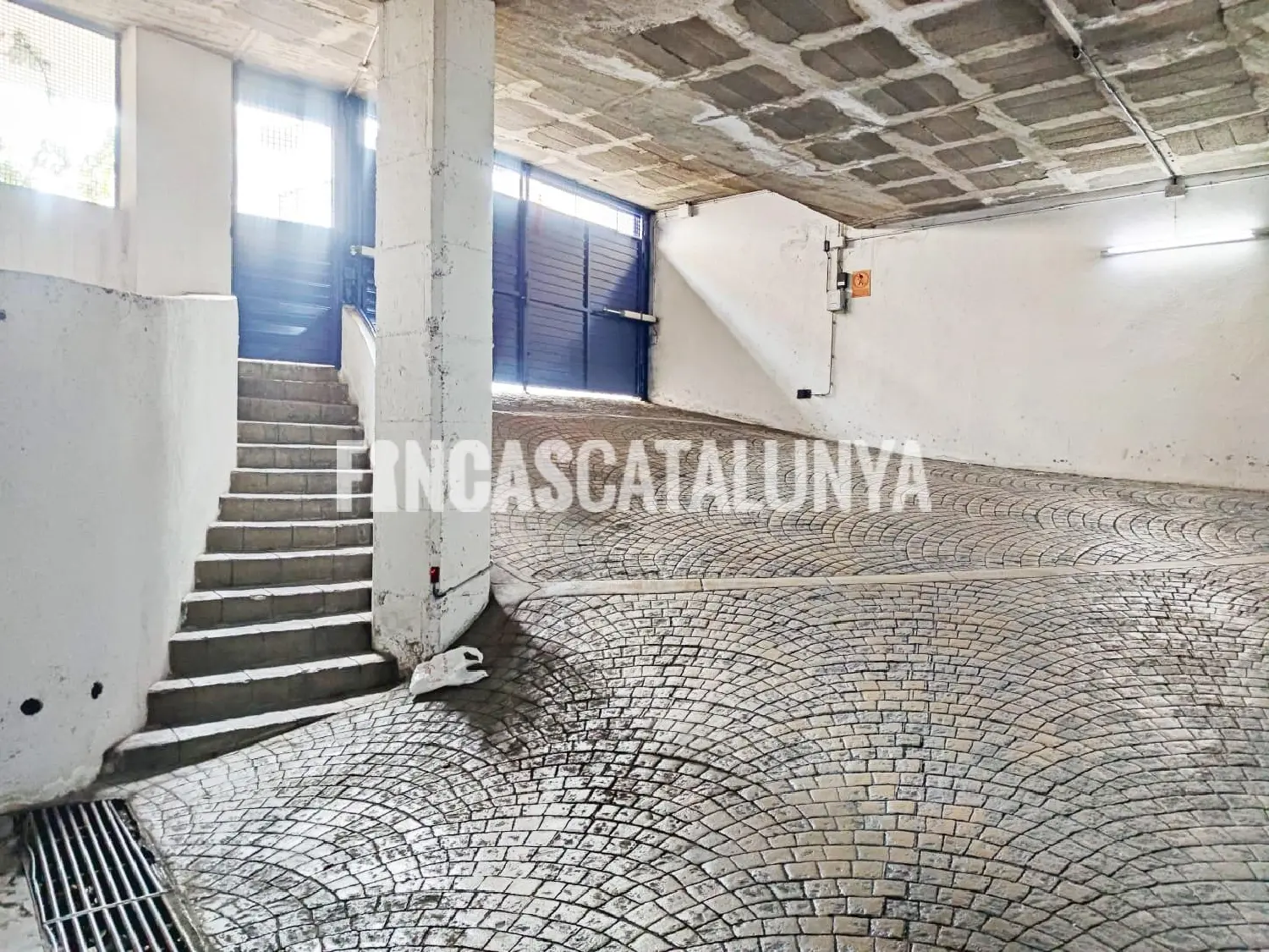 till salu parkering El Passeig Maritim Garraf 2