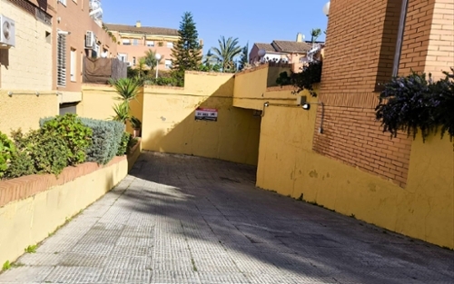 Tomares Metropolitana De Sevilla parkering foto 6228203