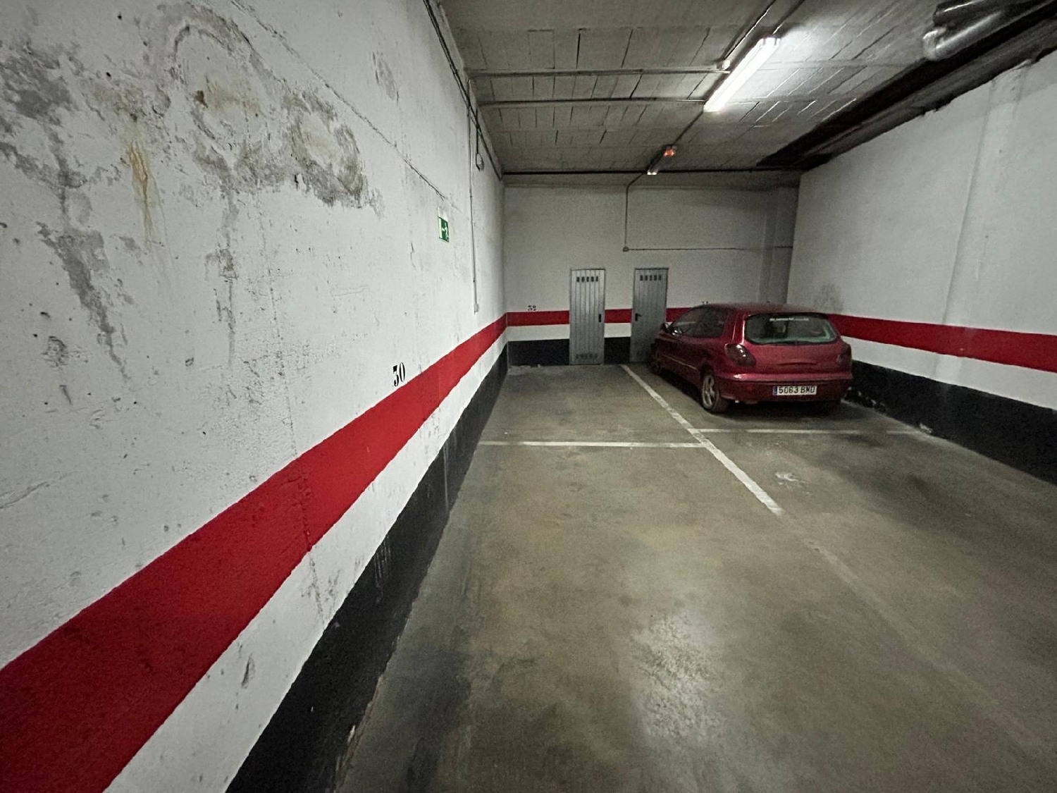  till salu parkering Urbanizacion Los Lebratos Badajoz 3