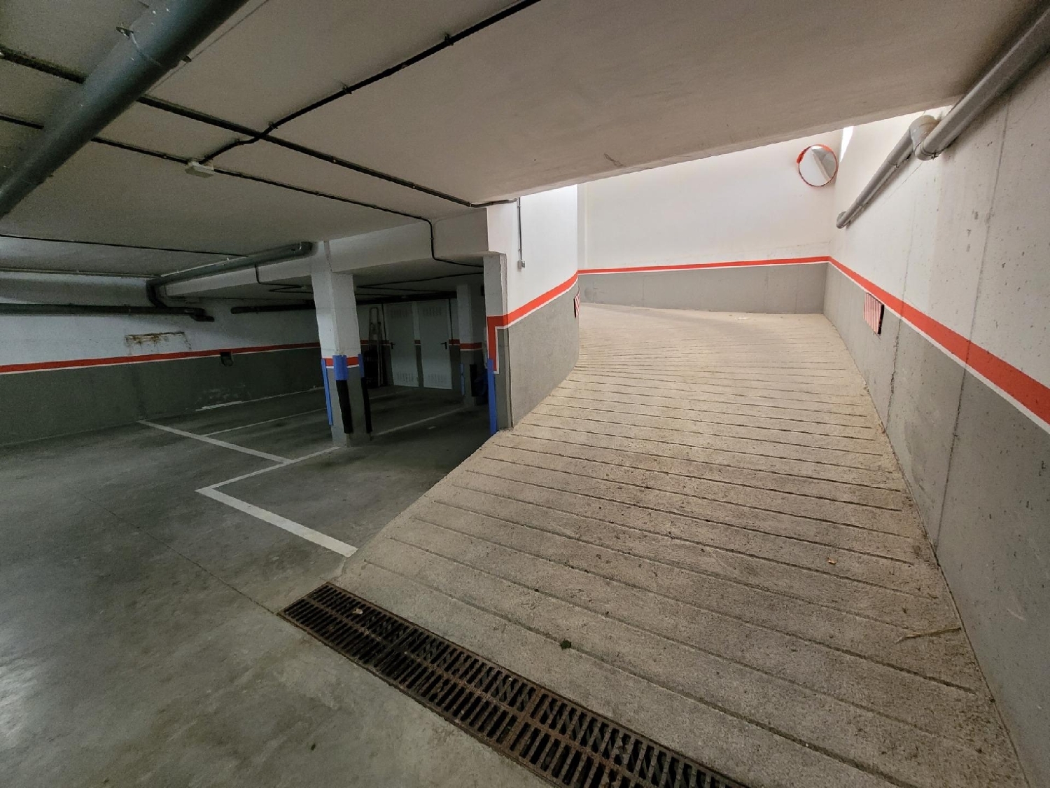  till salu parkering Veinat De Ganix Gironès 6