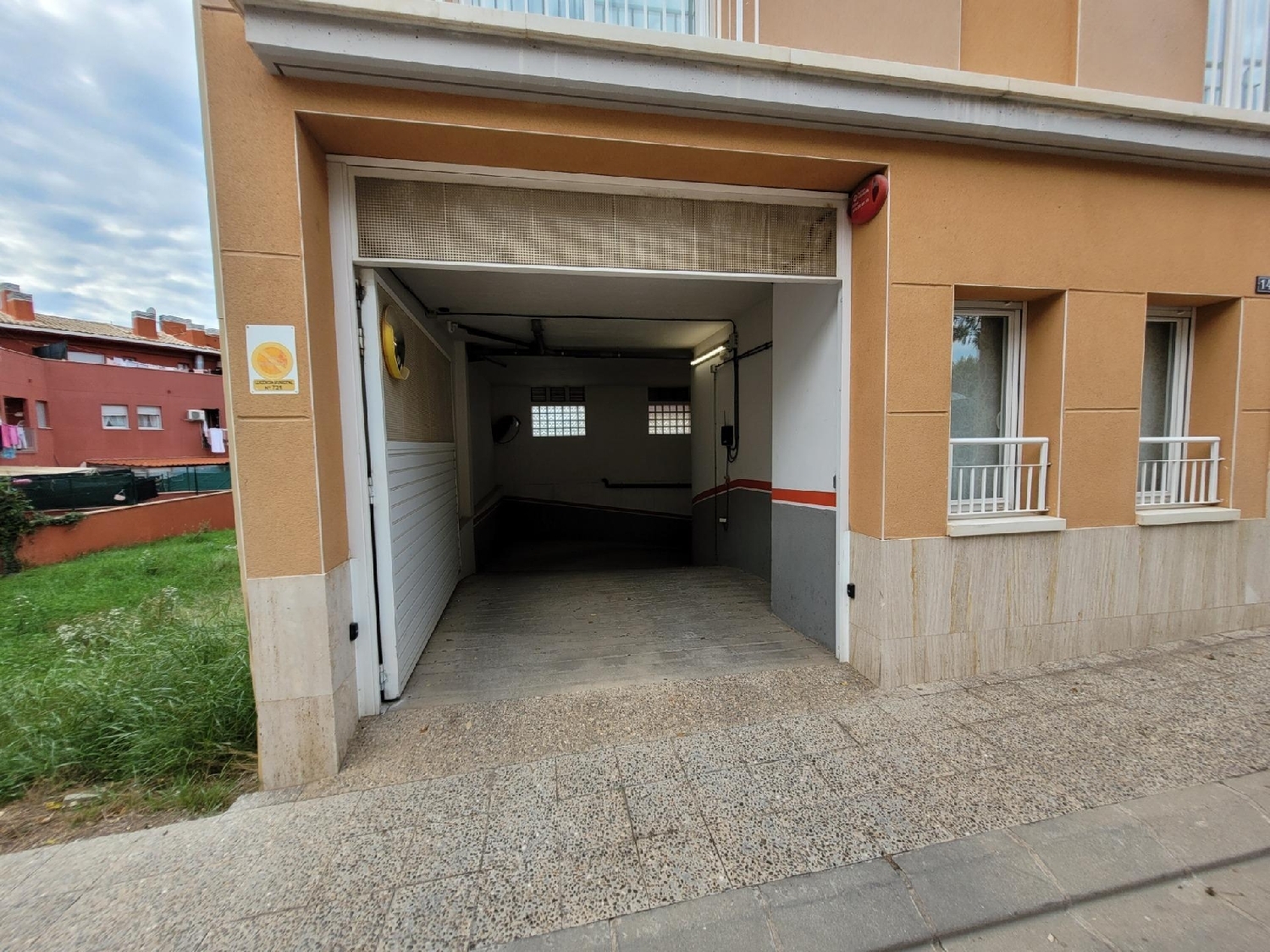 till salu parkering Veinat De Ganix Gironès 3