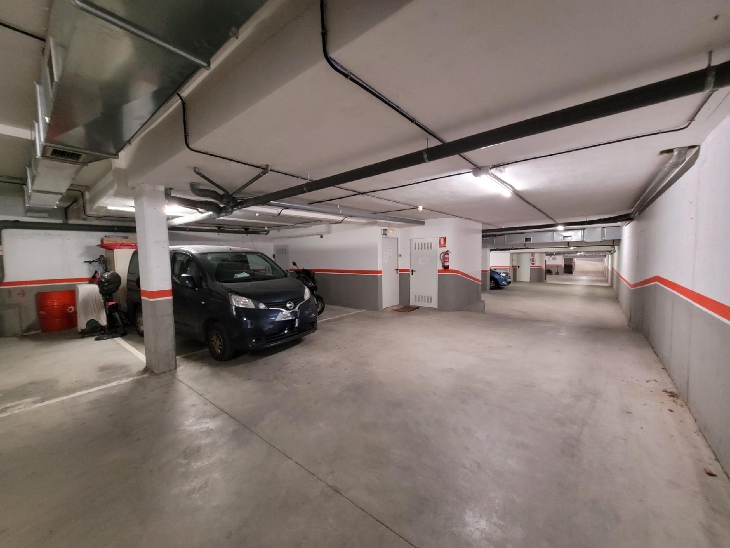  till salu parkering Veinat De Ganix Gironès 8
