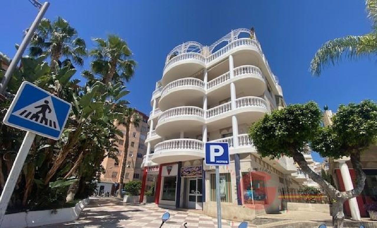  till salu parkering Velilla-Taramay Costa Tropical 1