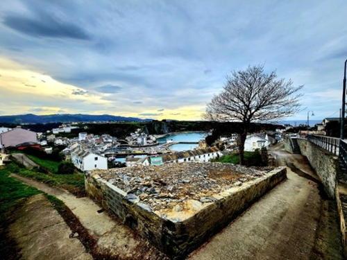 Castañedo Narcea tomt foto 6228646