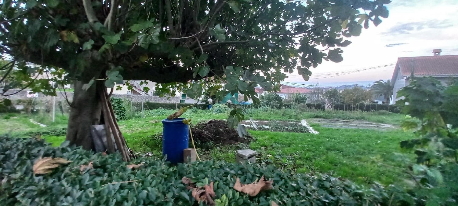 till salu tomt La Peña Trasmiera 2