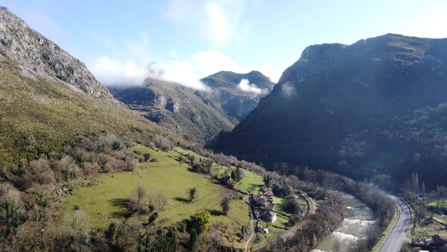  till salu tomt Las Cortes Oviedo 6