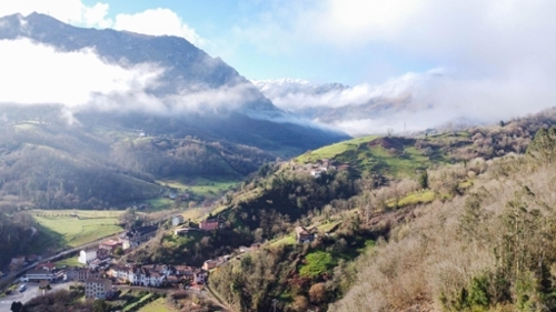 Las Cortes Oviedo tomt foto 6218130