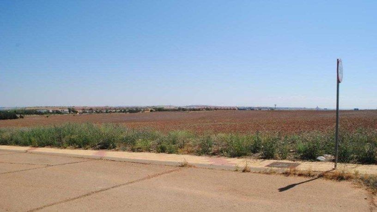  till salu tomt San Julián De Valmuza Campo De Salamanca 2