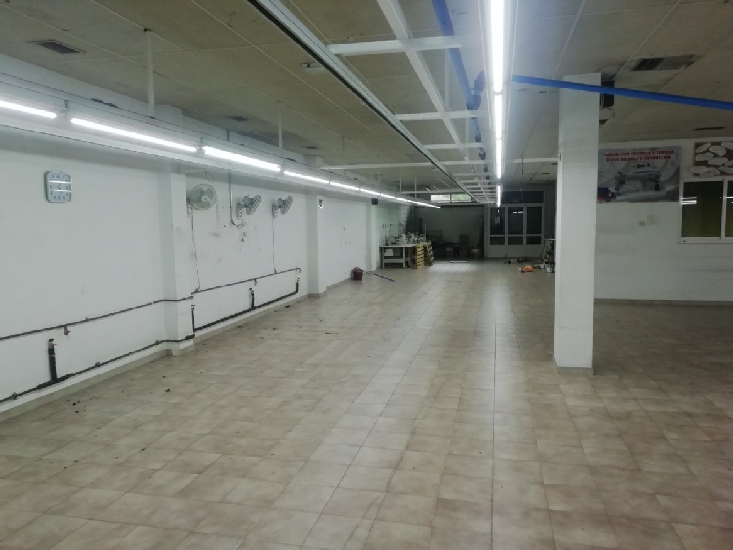  till salu lokal Alboris Bergantiños 1