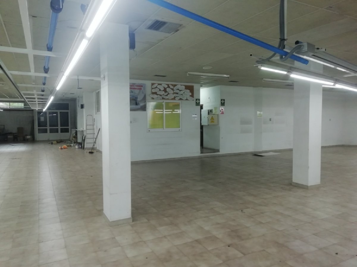  till salu lokal Alboris Bergantiños 3