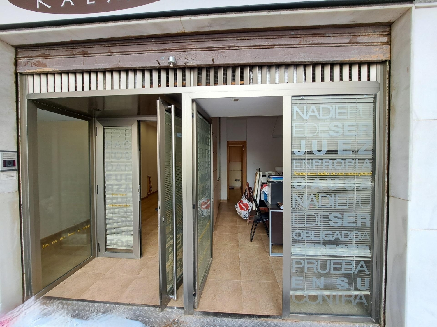  till salu lokal Raval Ribera Alta 4
