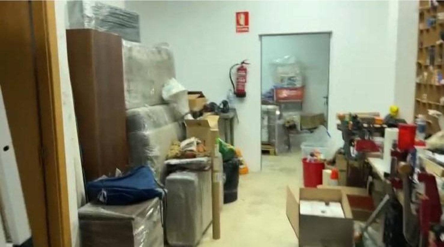 till salu lokal Almeda Mercader Baix Llobregat 2