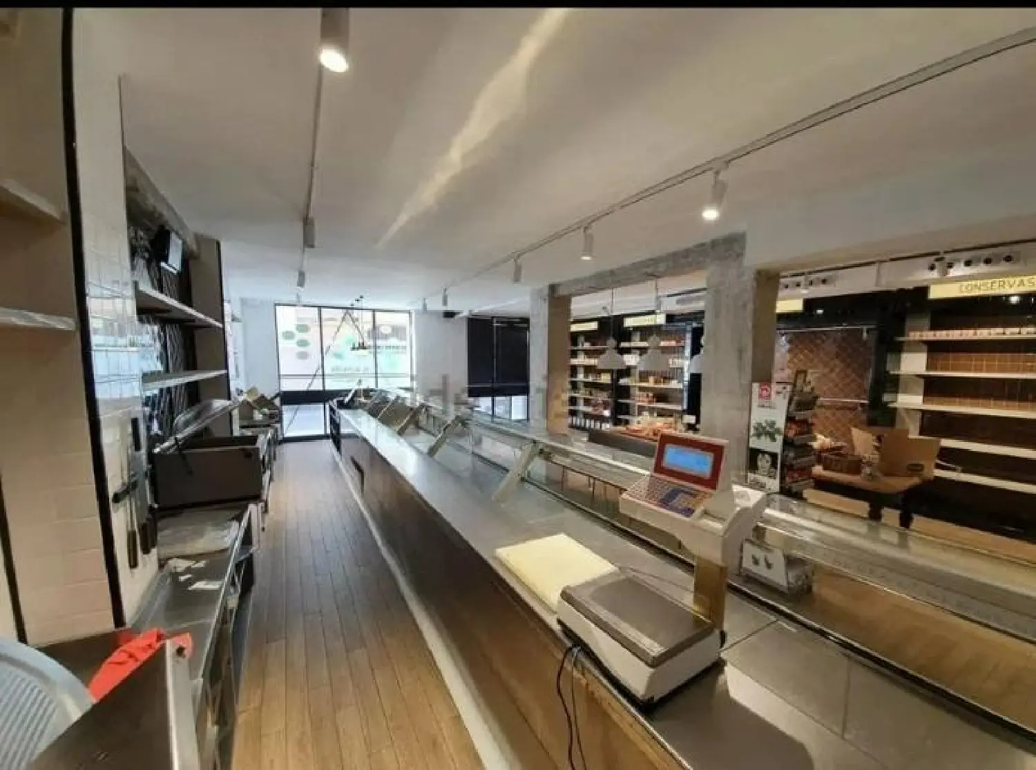  till salu lokal Campoamor Alacantí 1