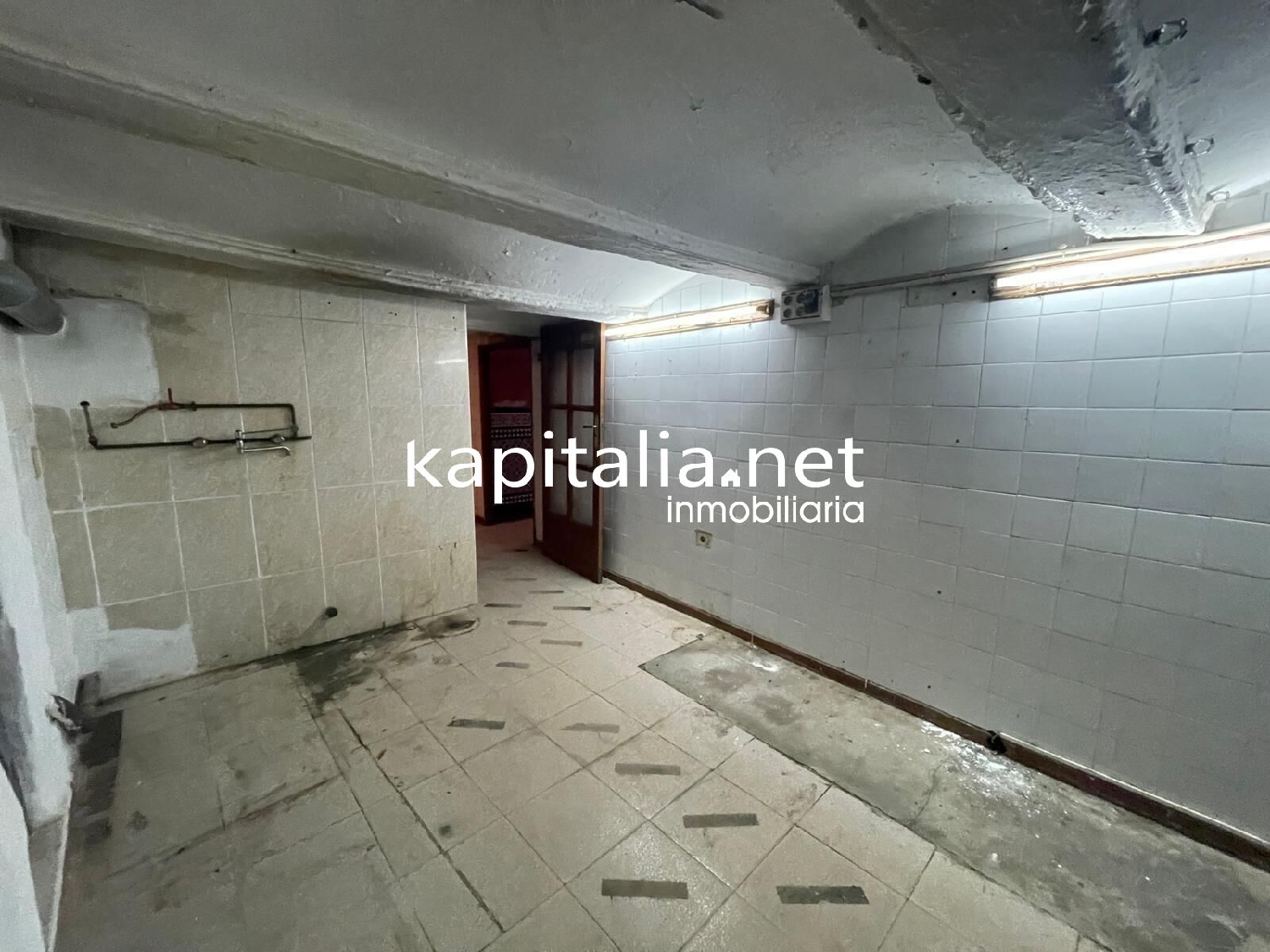  till salu lokal Anahuir Costera (La) 7