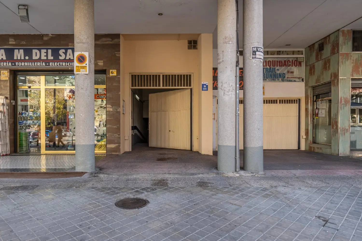 till salu lokal Parque De Cubillas Vega De Granada 1