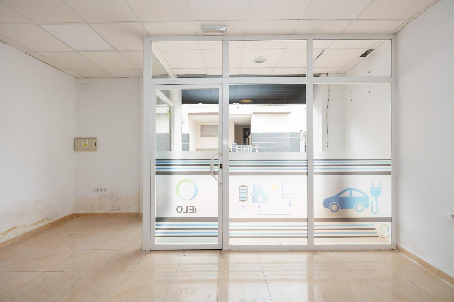 till salu lokal Armilla Vega De Granada 3