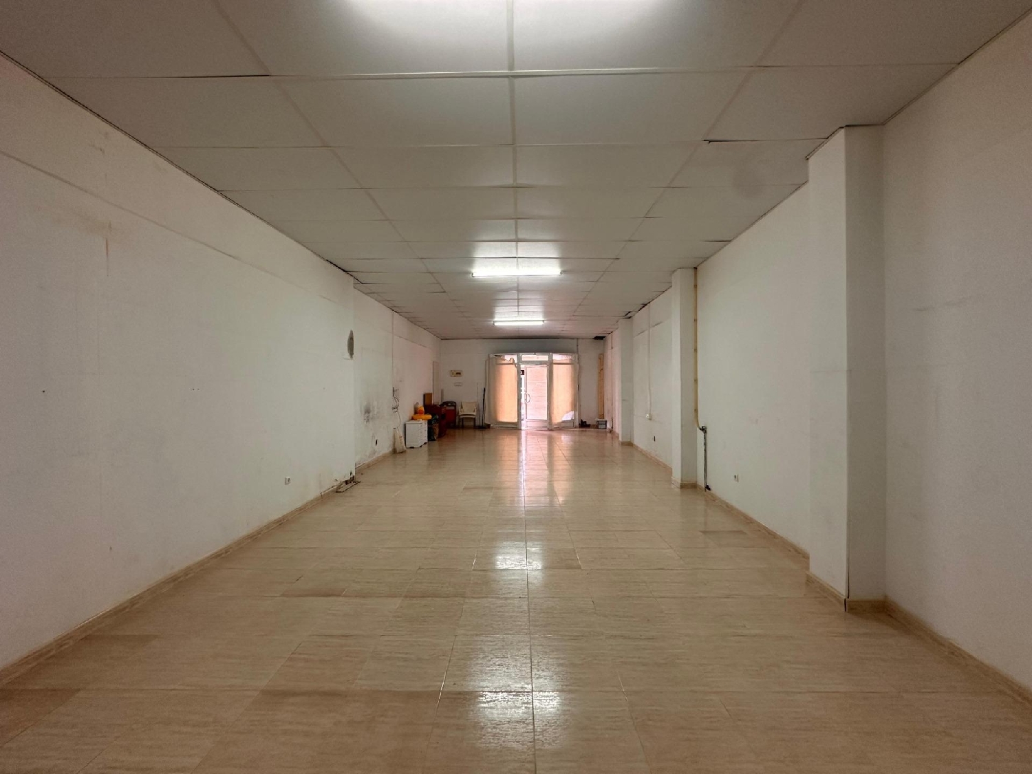 till salu lokal Ausias March Ribera Alta 3