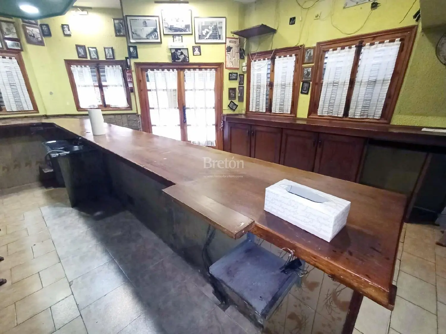  till salu lokal Avenida Valencia D.C. Zaragoza 6