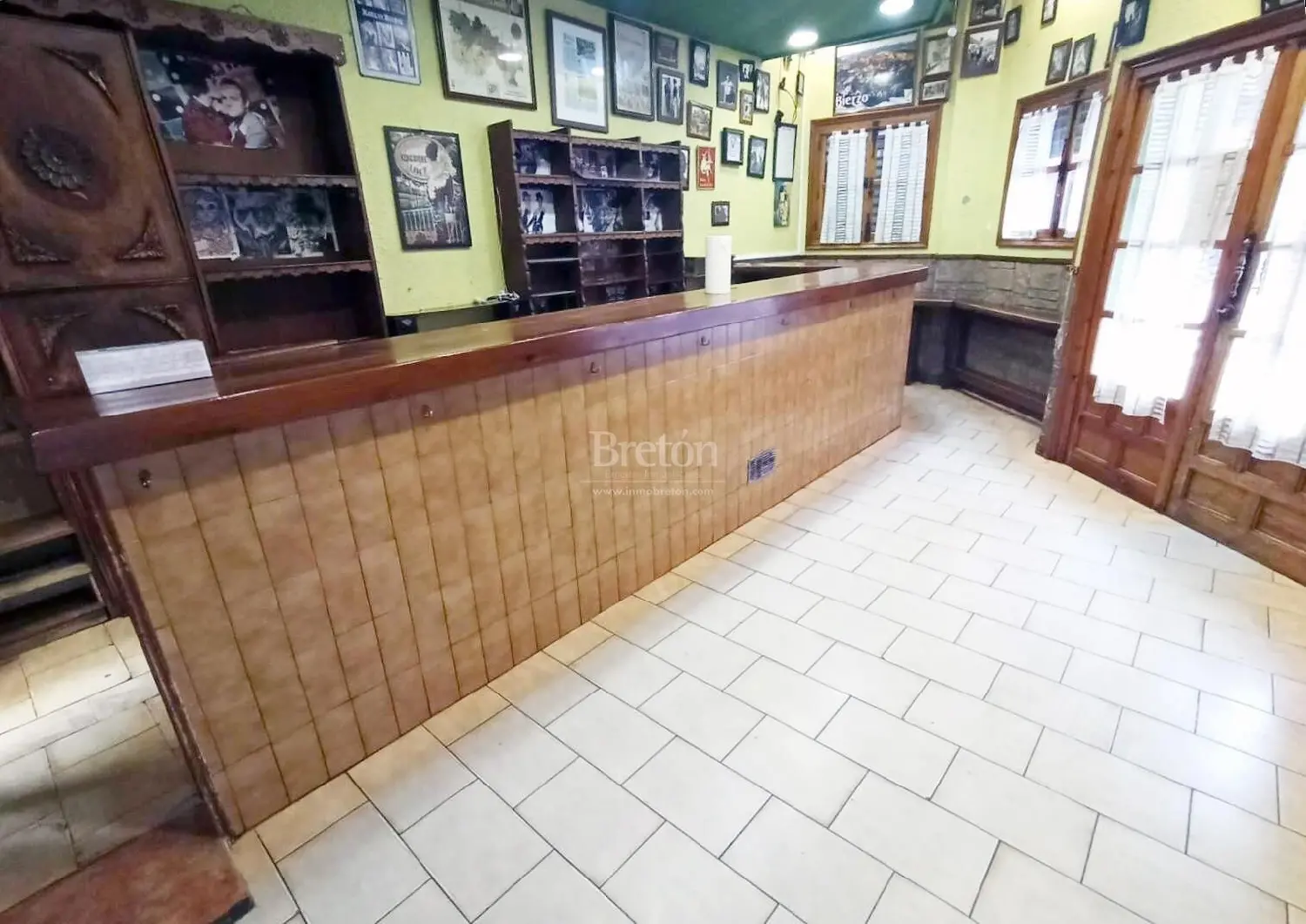  till salu lokal Avenida Valencia D.C. Zaragoza 8