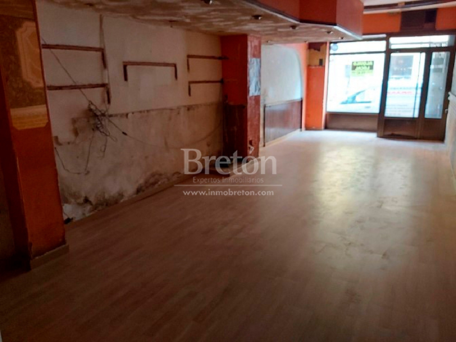 till salu lokal Avenida Valencia D.C. Zaragoza 6