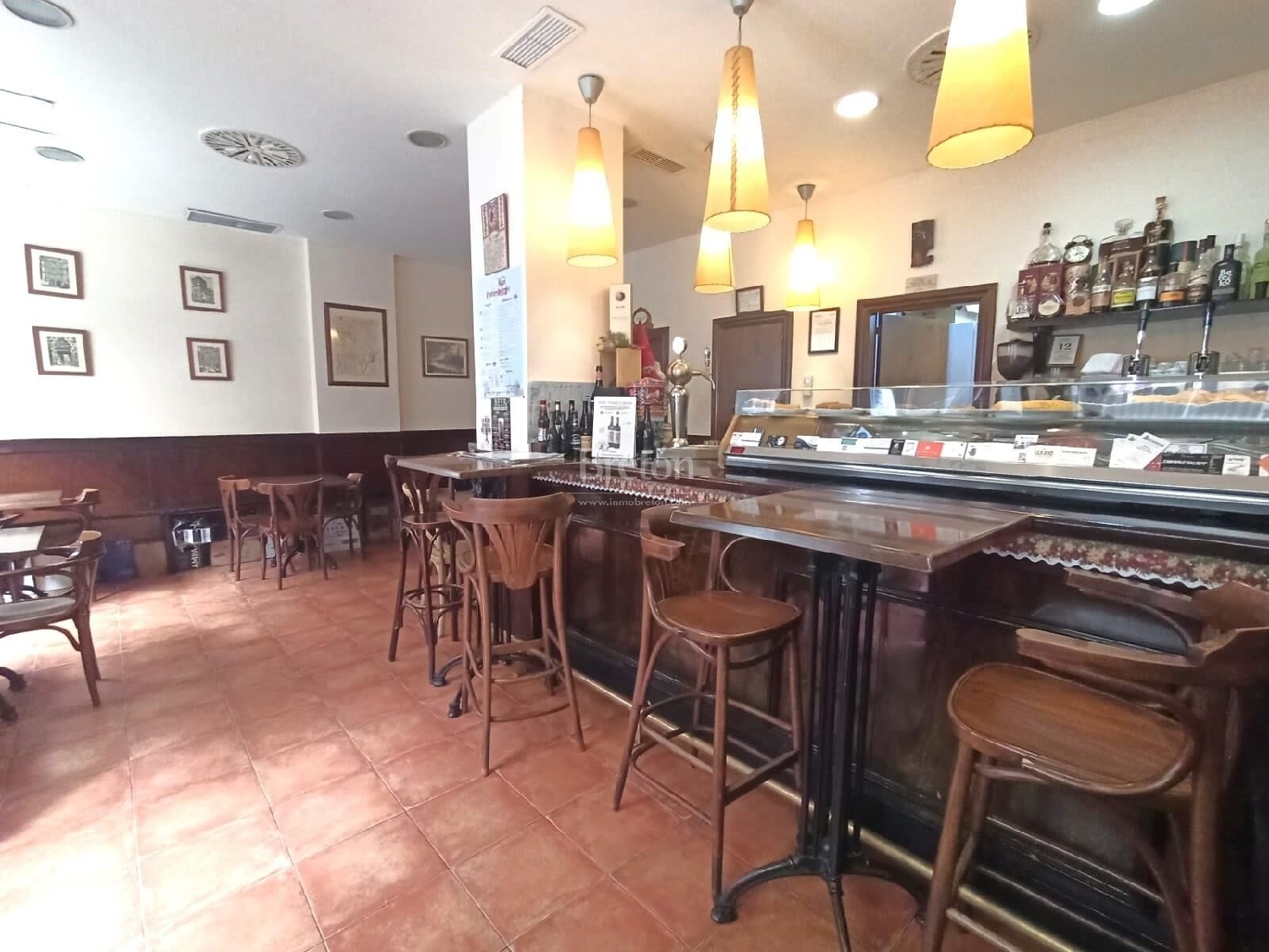  till salu lokal Avenida Valencia D.C. Zaragoza 7
