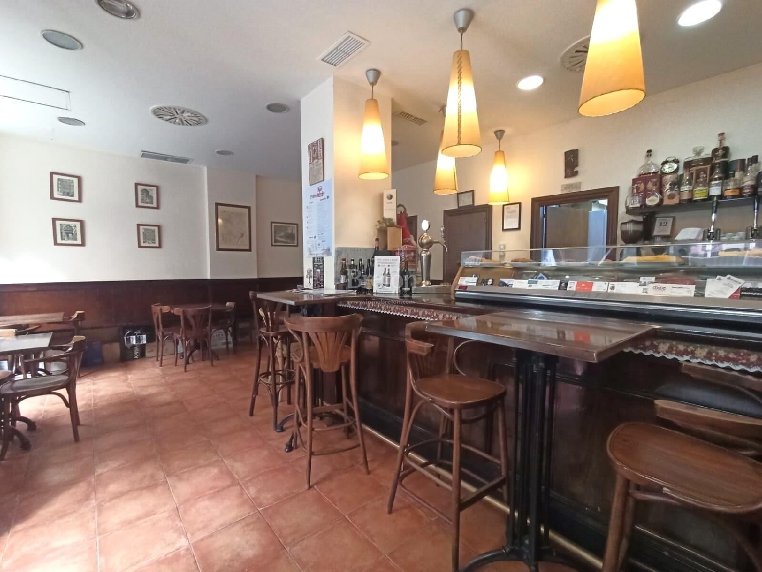  till salu lokal Avenida Valencia D.C. Zaragoza 5