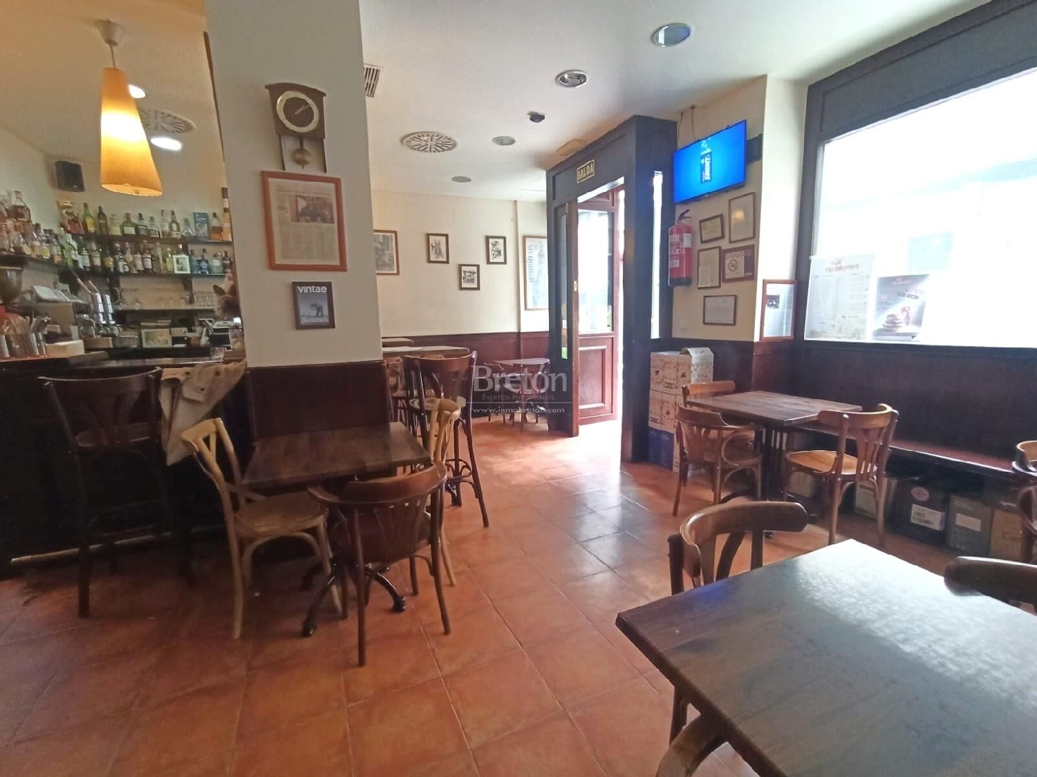 till salu lokal Avenida Valencia D.C. Zaragoza 8