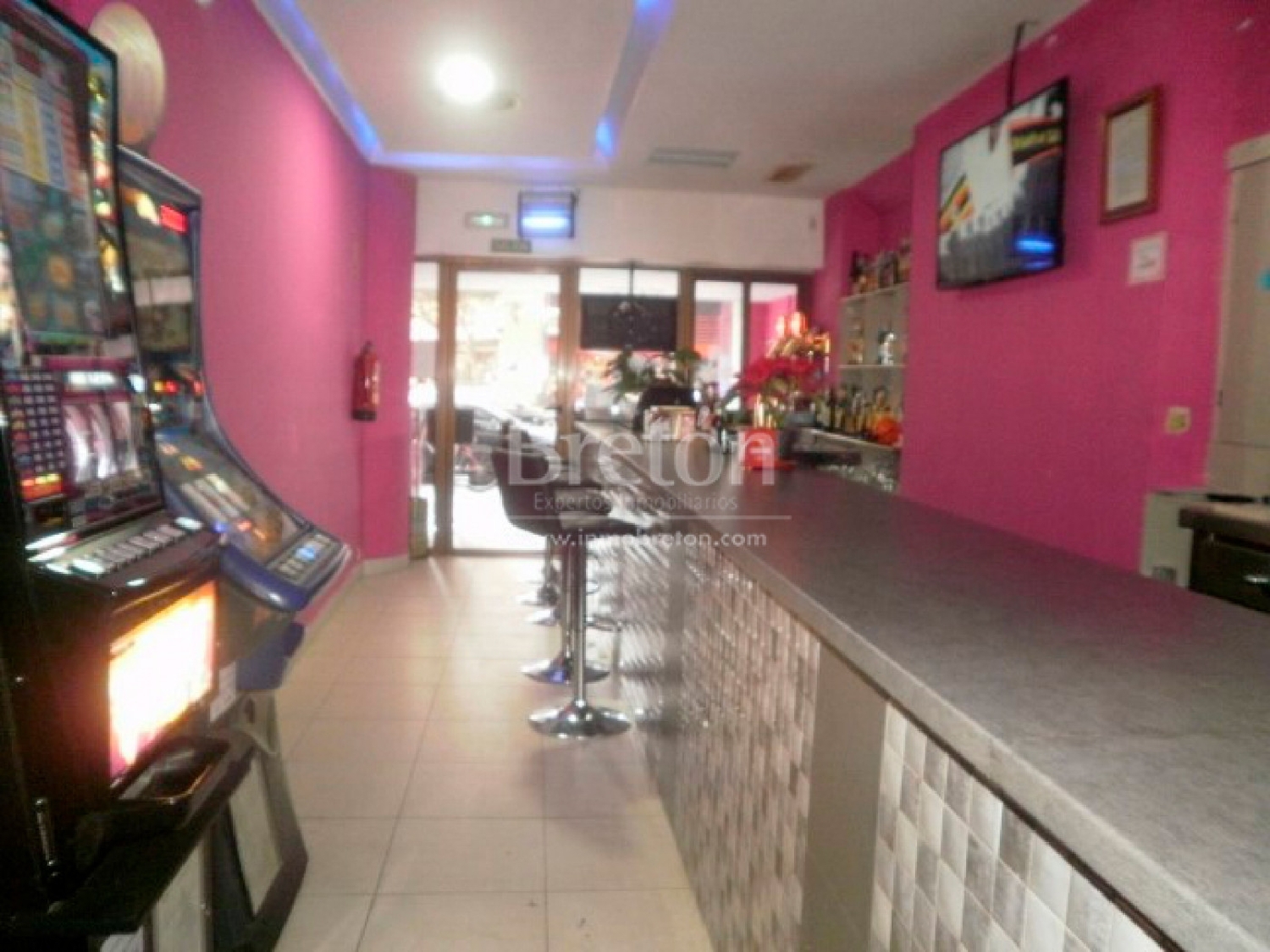  till salu lokal Avenida Valencia D.C. Zaragoza 7