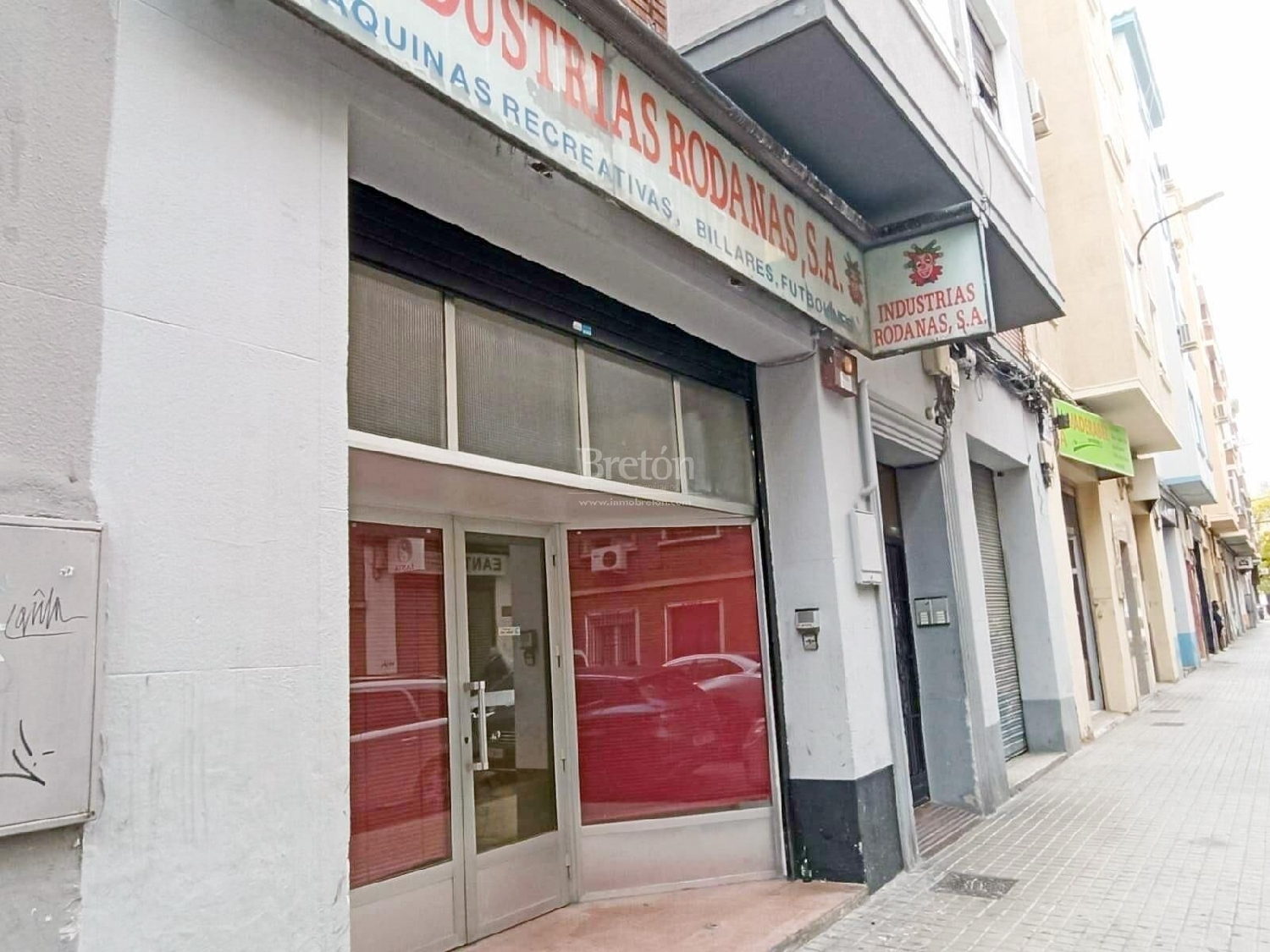  till salu lokal Avenida Valencia D.C. Zaragoza 6