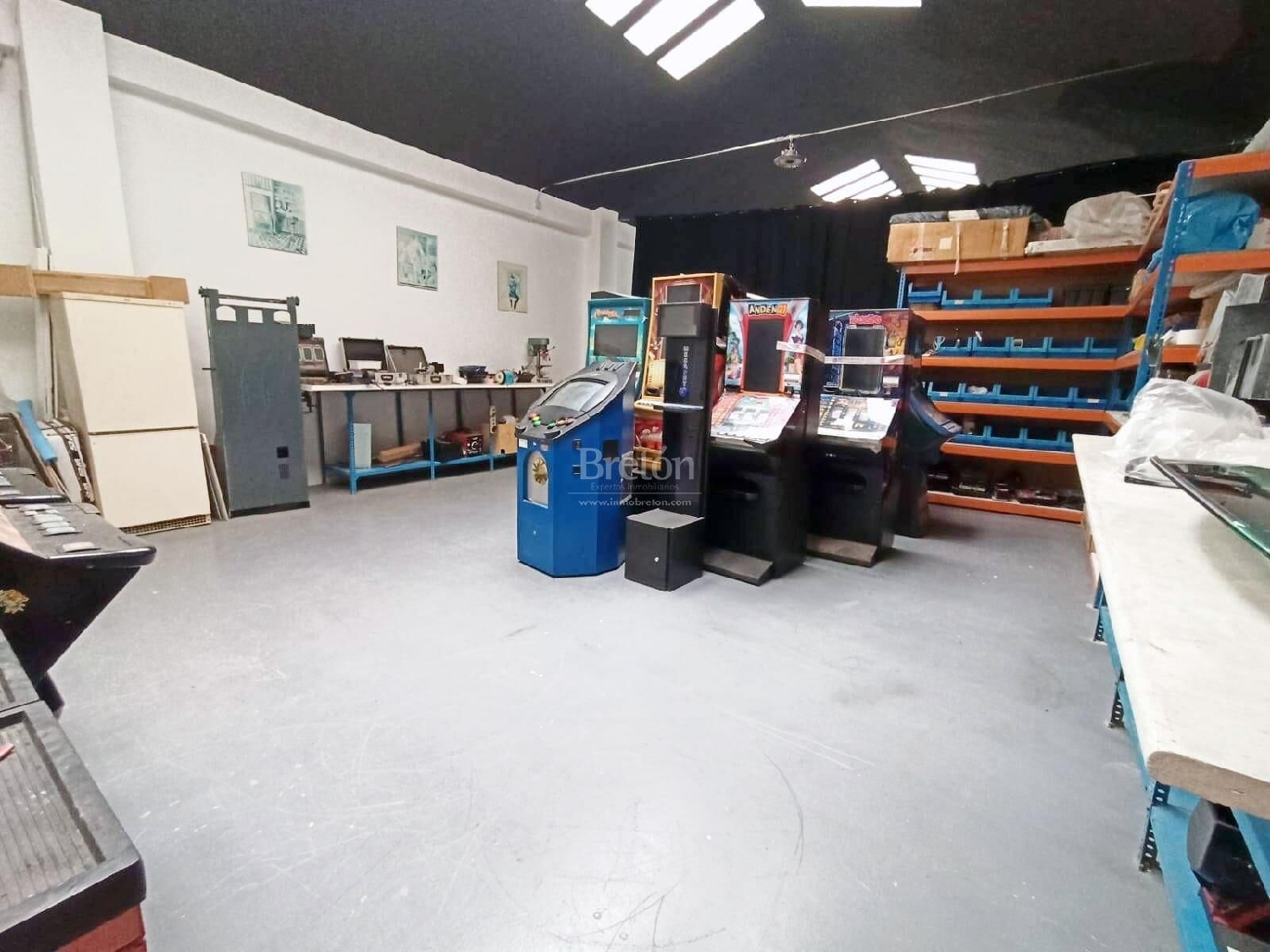  till salu lokal Avenida Valencia D.C. Zaragoza 8