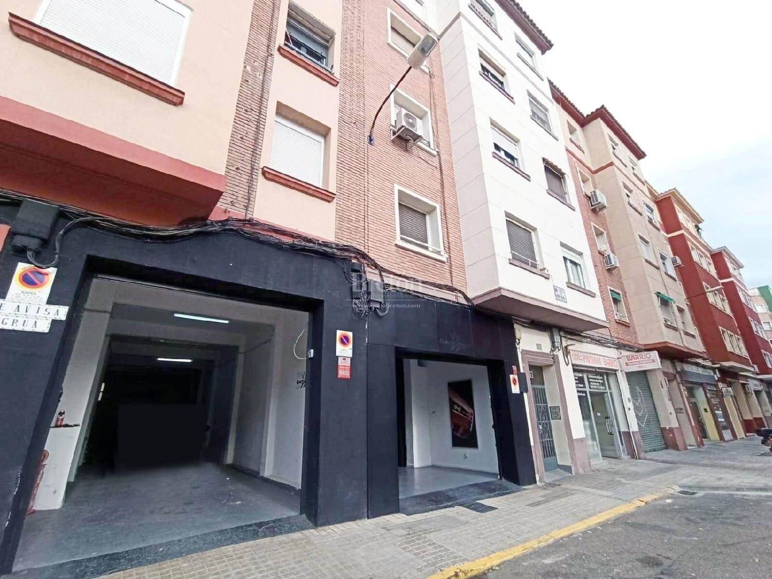  till salu lokal Avenida Valencia D.C. Zaragoza 1