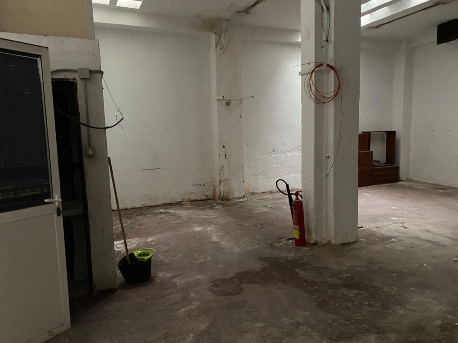  till salu lokal Avenida Valencia D.C. Zaragoza 5